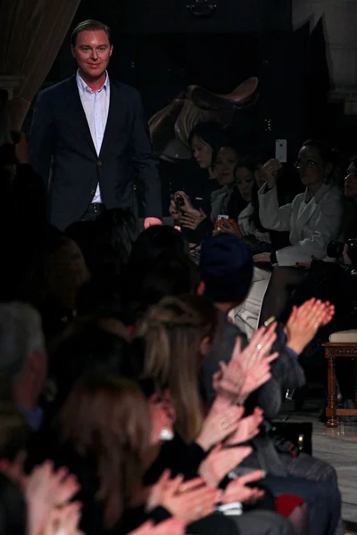 Look 34
